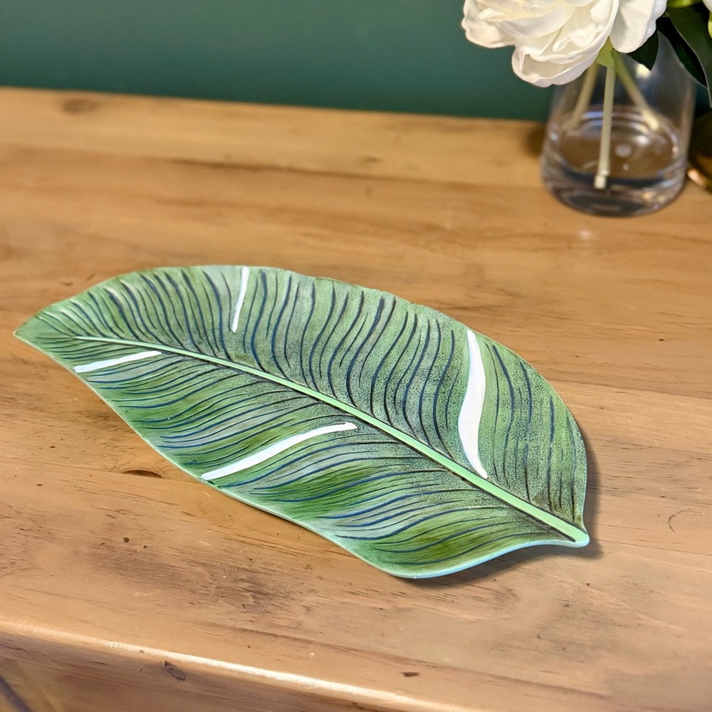 Avanti Viva Palm Leaf Tray Tropical Green Serving Platter Decorative Dish